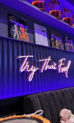 graphik hey thaï retail decoration restaurant caissons lumineux néon nancy